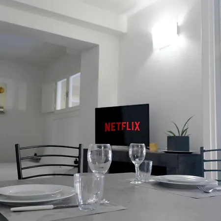 Sky Loft Airport - Modern Apt 1st Floor * Bologna