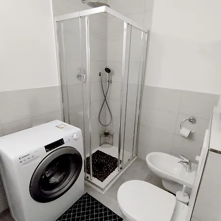 Sky Loft Airport - Modern Apt 1st Floor *